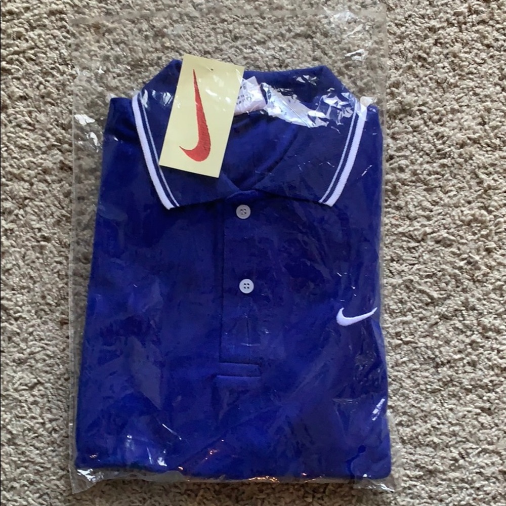 Nike Short Sleeve Polo. Size Medium.